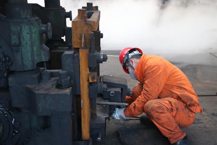 <b>【萬眾一心 阻擊疫情】寧夏鋼鐵集團疫情防控安全生產(chǎn)兩手抓兩不誤</b>